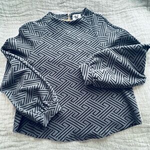 Anthropologie "Who wear what when where" Gray and Black Patterned Top